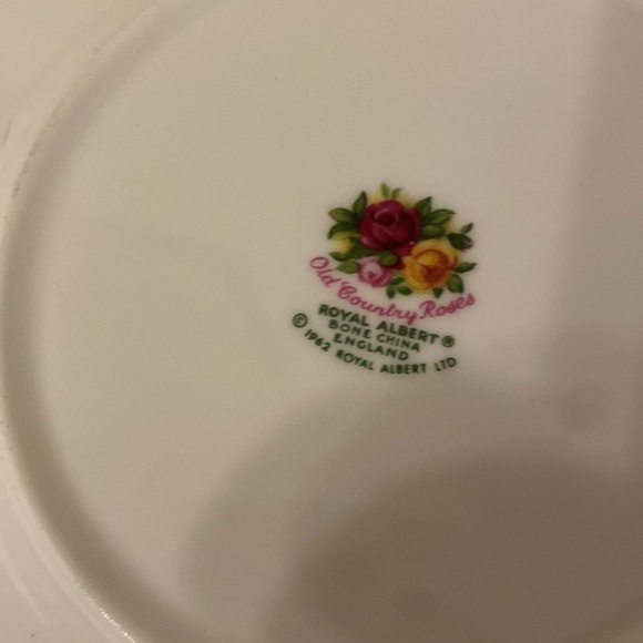 Royal Albert old country roses vintage cake plate. - Picture 3 of 3
